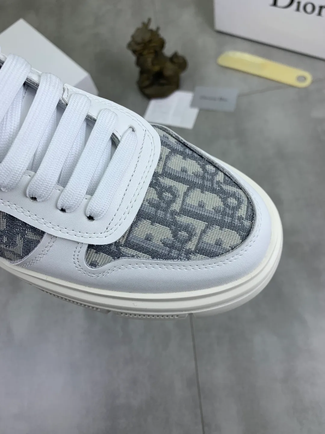 Men's Men's Shoes💰P420💰[New Style]🆘[Dior] Dior original lace-up high-top men's shoes Classic casual shoes 🔥This model is the official classic model with high quality and made by famous original designers. It is made of high-quality cowhide with original materials➕Comfortable and breathable mesh lining➕Pigskin insole. The perfect last shape and generous and fashionable design have attracted many consumers. Suitable for drivers to drive🚗What you want is the highest quality in the market. Color: 2️⃣Code number: 38--44